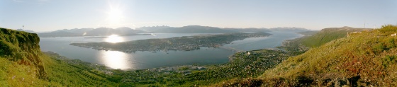 clear sky over tromso.jpg (Bredde: 560px) clear sky over tromso.jpg (Bredde: 560px)