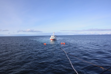 Forskningsgruppa for Fiskeribiologi og fangstmetoder FF Hyas i boblegardinen under raudåte forsøk 2009