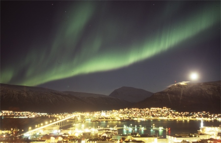 Nordlys over Tromsø.jpg Nordlys over Tromsø.jpg