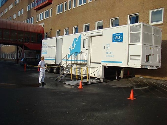 Semitrailer med PET skanner (Bredde: 560px)