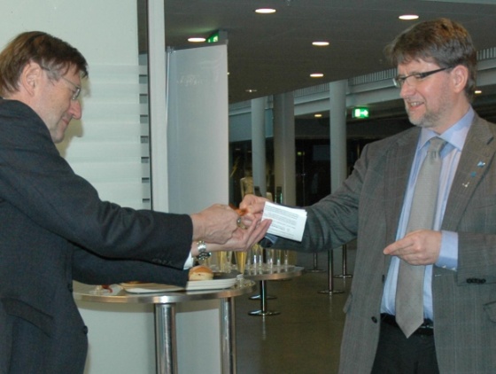 Apning.JPG (Bredde: 560px)