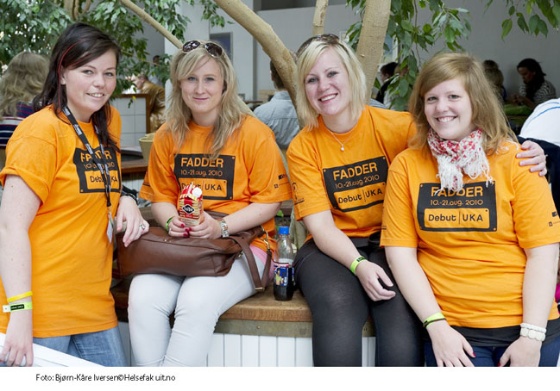Faddere ved Helsefak semesterstart 2010_DSC0330.jpg (Bredde: 560px) Faddere ved Helsefak semesterstart 2010_DSC0330.jpg (Bredde: 560px)