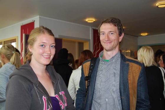 Astrid Larsen og Ole Ivar Jørgensen, nye studenter ved Helsefak høsten 2010DSC_0201.jpg (Bredde: 560px) Astrid Larsen og Ole Ivar Jørgensen, nye studenter ved Helsefak høsten 2010DSC_0201.jpg (Bredde: 560px)