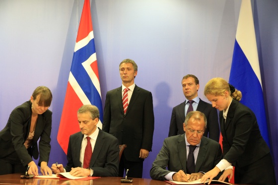 delelinjeavtalen underskrives (Bredde: 560px)