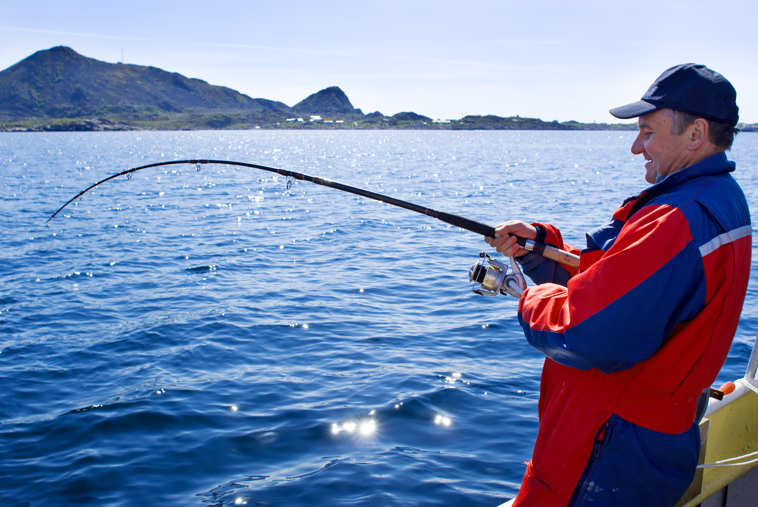 Så lenge turistene bruker håndholdt fiskeredskap, kan de fiske så mye de vil. Illustrasjonsfoto: Colourbox