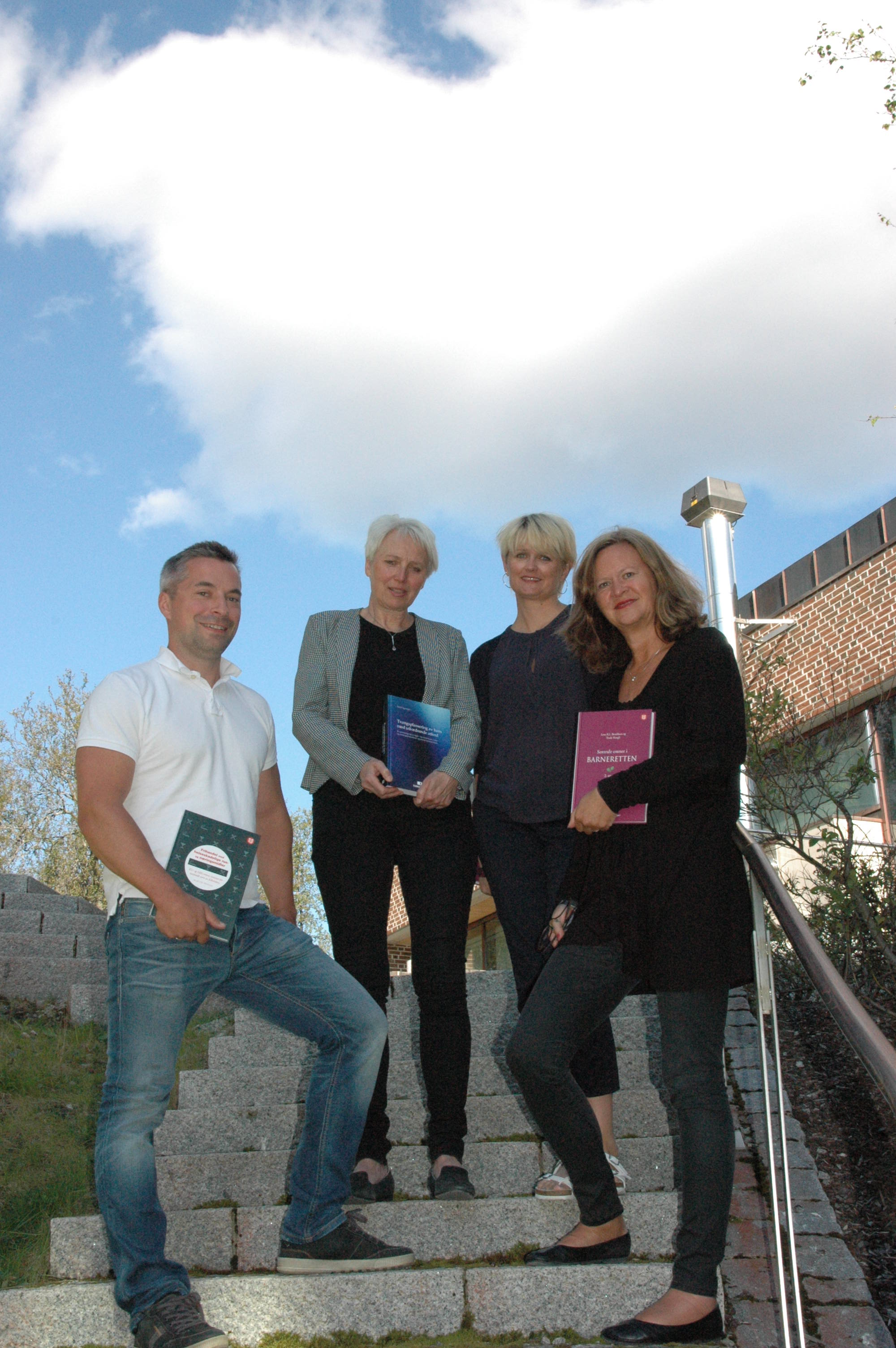 Forfatterne Martin Hennig, Randi Sigurdsen, Lena R.L. Bendiksen og Trude Haugli med bøkene sine.