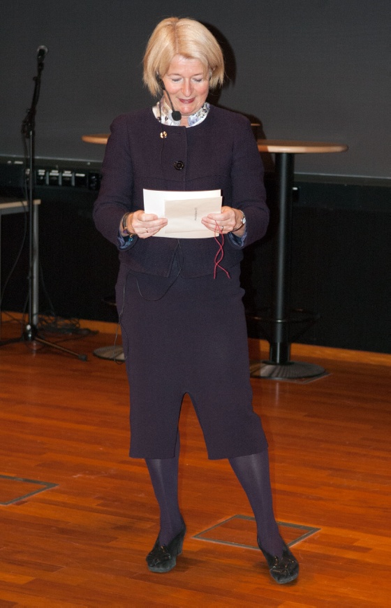 Anne Husebekk leste opp begrunnelsen for at IIS fikk prisen. 