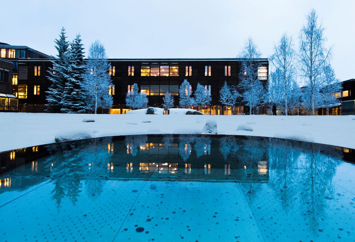 UiT campus Tromsø med Labyrinten.