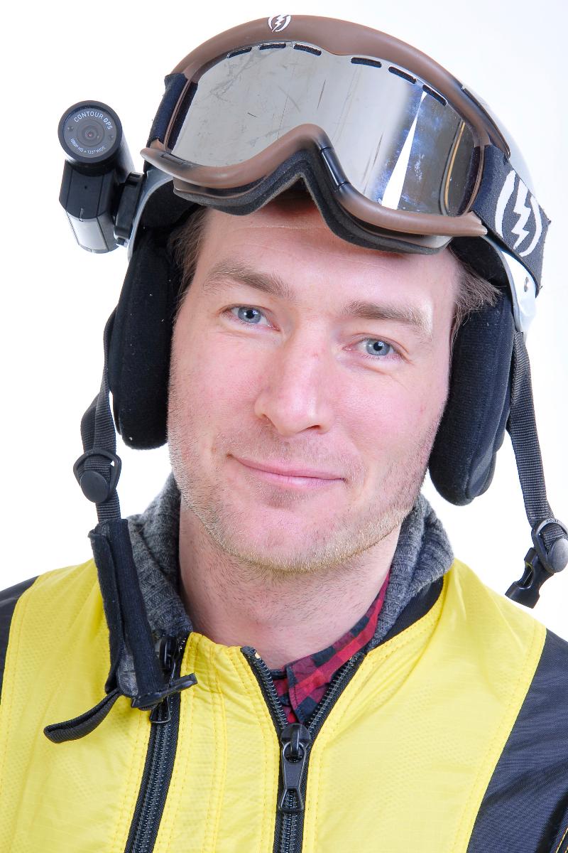 Audun er førsteamanuensis ved Institutt for psykologi ved UiT Norges arktiske universitet. Han har forsket på motivasjon bak ekstremsport og har intervjuet fallskjermhoppere, skikjørere, elvepadlere og terrengsyklister i arbeidet med en doktorgrad i psykologi.