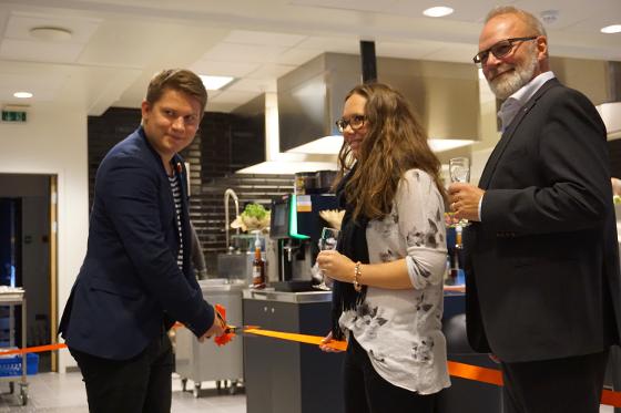 Styreleder i Studentsamskipnaden &aring;pner kafeen Mat.