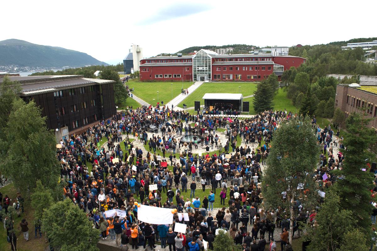 UiT Norges arktiske universitet fra en tidligere semesterstart i Tromsø. 