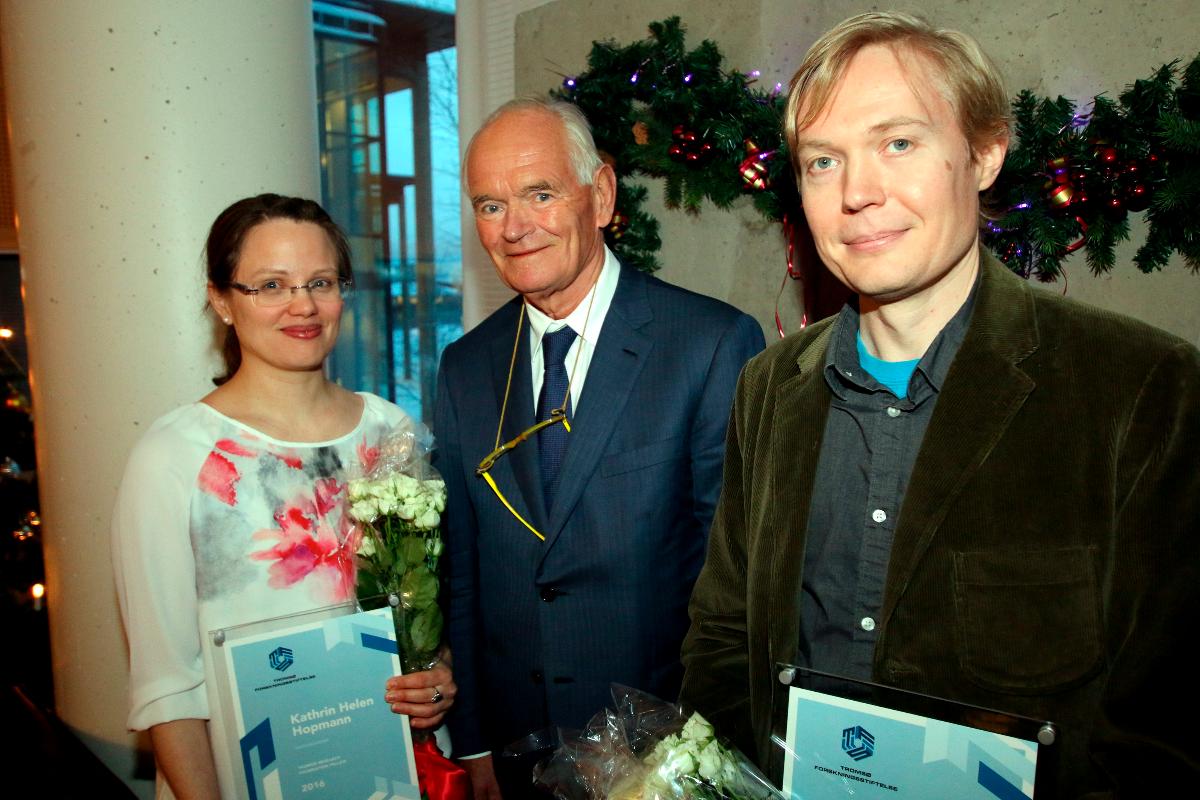 Trond Mohn (i midten) sammen med Kathrin Hopmann og Juha Vierinen. 