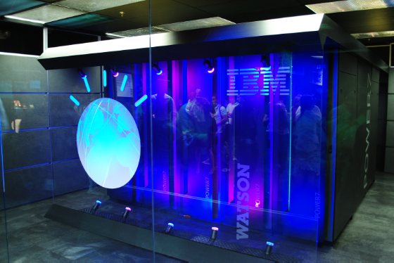 IBM_Watson.png Møt Watson, et datamaskinsystem med kunstig intelligens. Den kan prosessere opp mot 60 millioner sider med tekst i sekundet, og brukes blant annet som beslutningsstøtte i behandling av kreft.