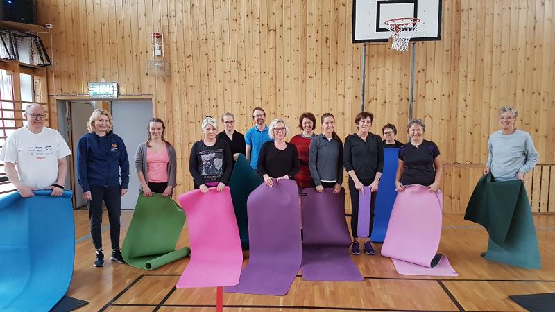 Deltakere på yoga