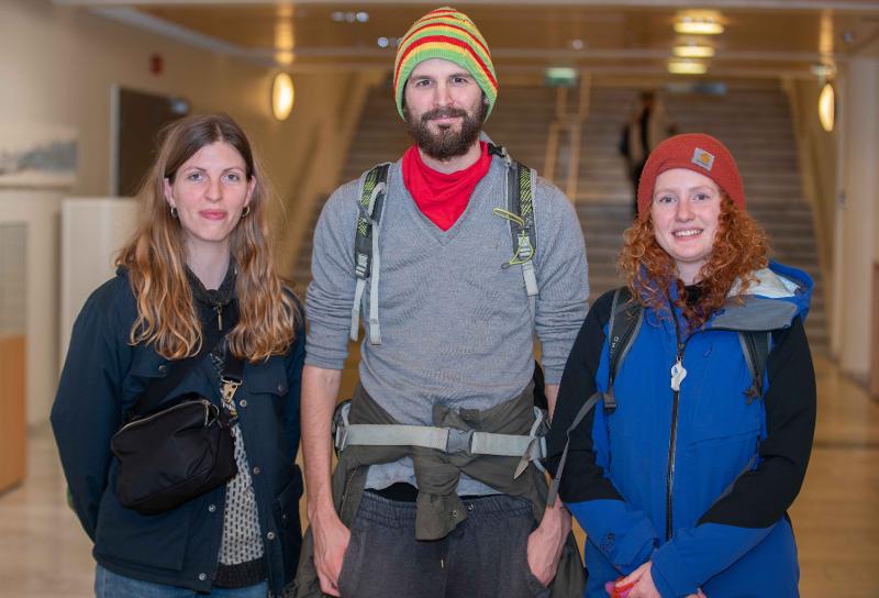 Signe Rasmussen (t.v.), Thomas Siggaard Andersen og Harriet Stanford ønsket alle å komme til Tromsø for å oppleve Arktis i virkeligheten. 