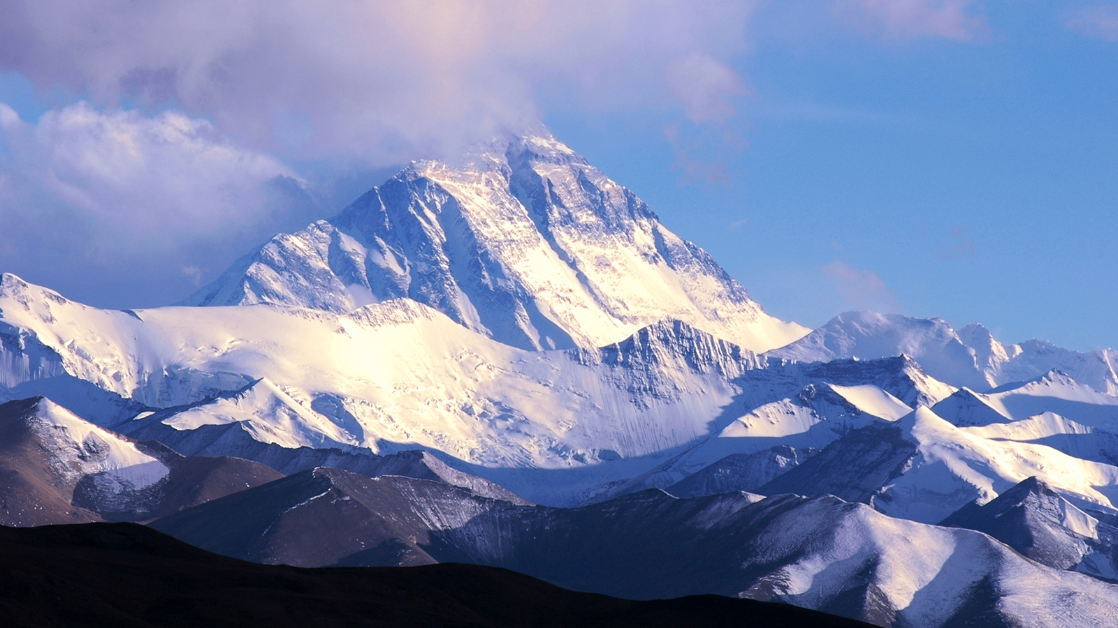 Mount Everest er verdens høyeste fjell, og de færreste kommer opp uten bruk av oksygen. 