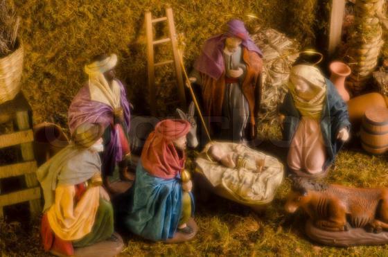 Frans av Assisi populariserte skikken med julekrybbe i 1223. Men ifølge de tidligste kristne tradisjonene ble Jesus født i en grotte, ikke en stallbygning. 