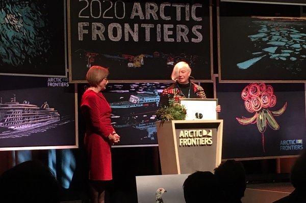 Dorthe Dahl-Jensen mottok Mohnprisen 2020 under fjorårets Arctic Frontiers-konferanse. .