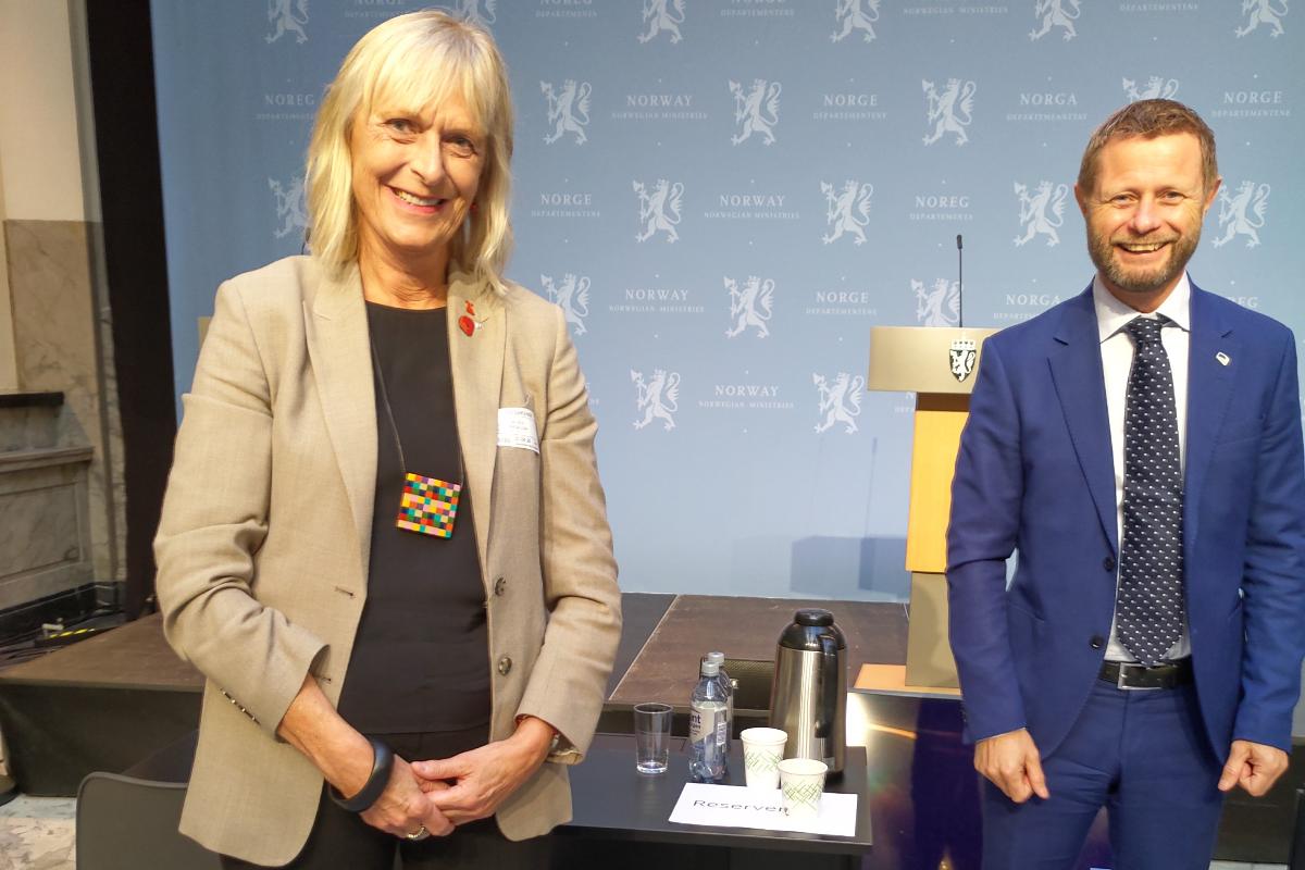 Maja-Lisa Løchen sammen med helse- og omsorgsminister Bent Høie på et møte i august i fjor. 