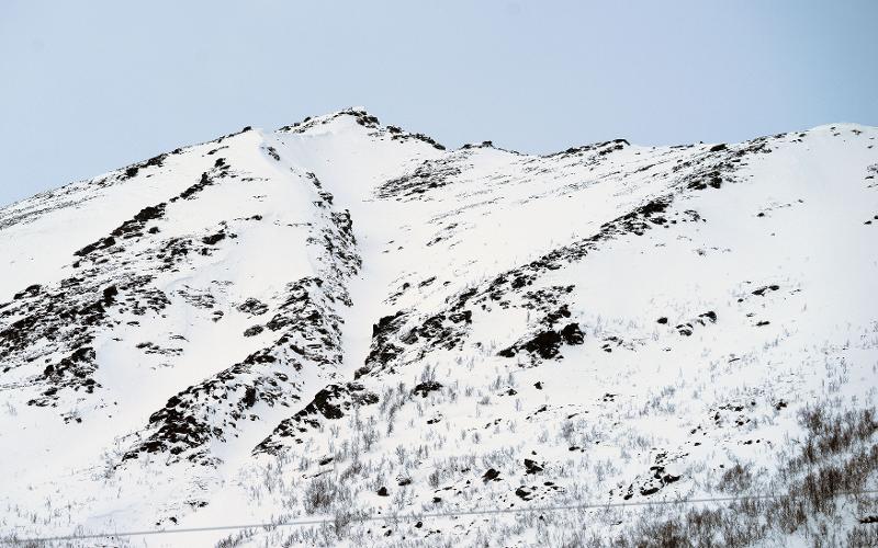 Snødekte fjell, Oldervika, Troms