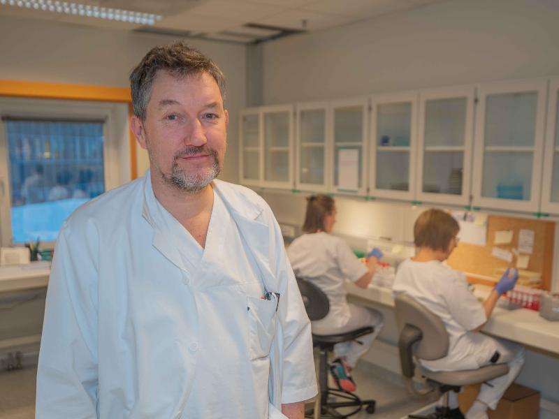 Gunnar Skov Simonsen er professor ved UiT og leder av NORM.