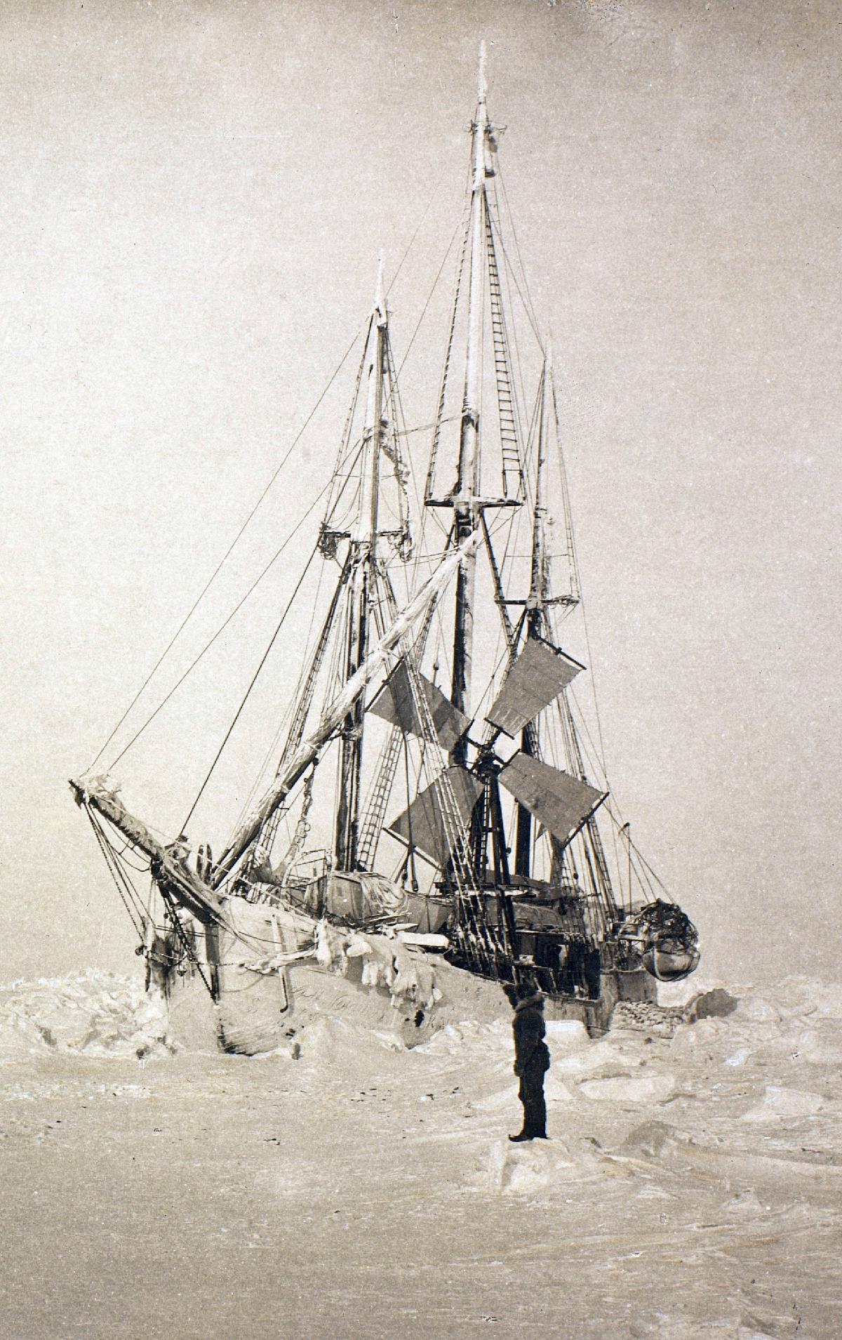 Skipet Fram i havisen