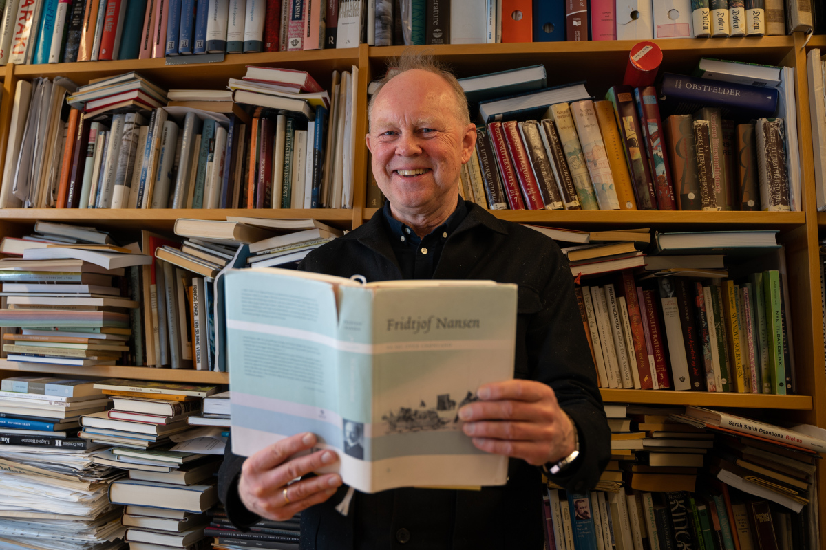 Henning Howlid W&aelig;rp har forsket mye p&aring; arktisk litteratur.