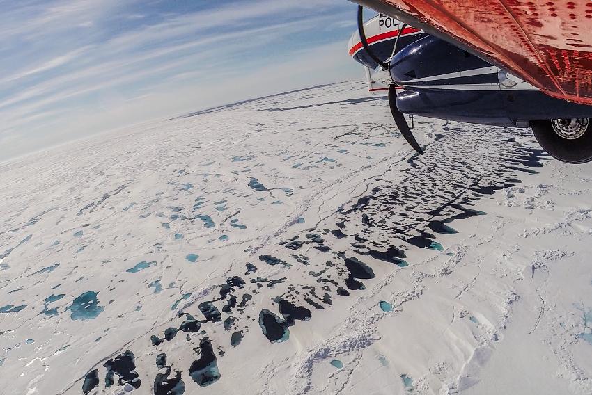 Smeltende sjøis  i Arktis fotografert fra luften