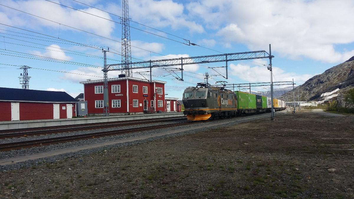 Godstog på Bjørnfjell stasjon