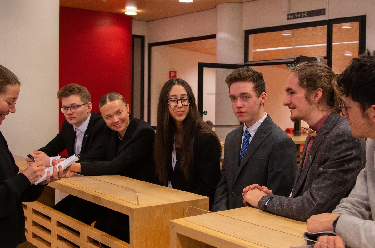 6 delegates from the European Youth Parliament: 
