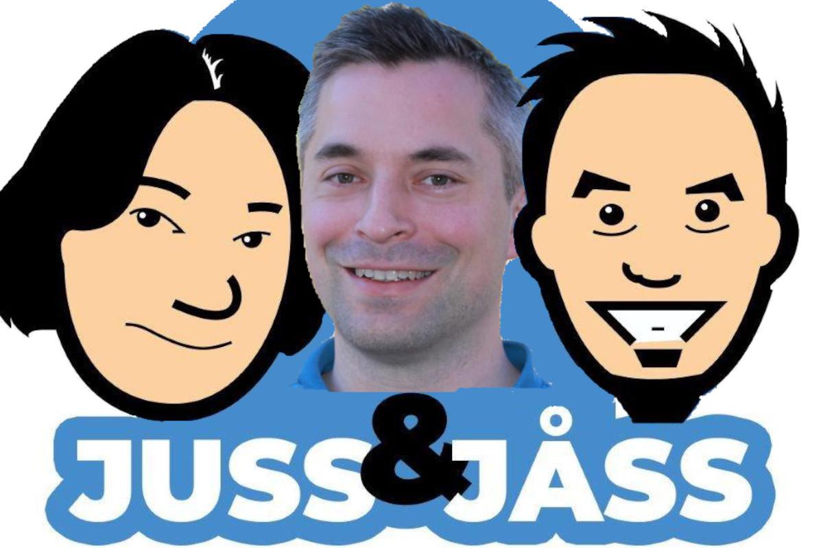 Logoen til Juss & Juss, Martin Hennig sitt ansikt er photosoppet inn i midten. 