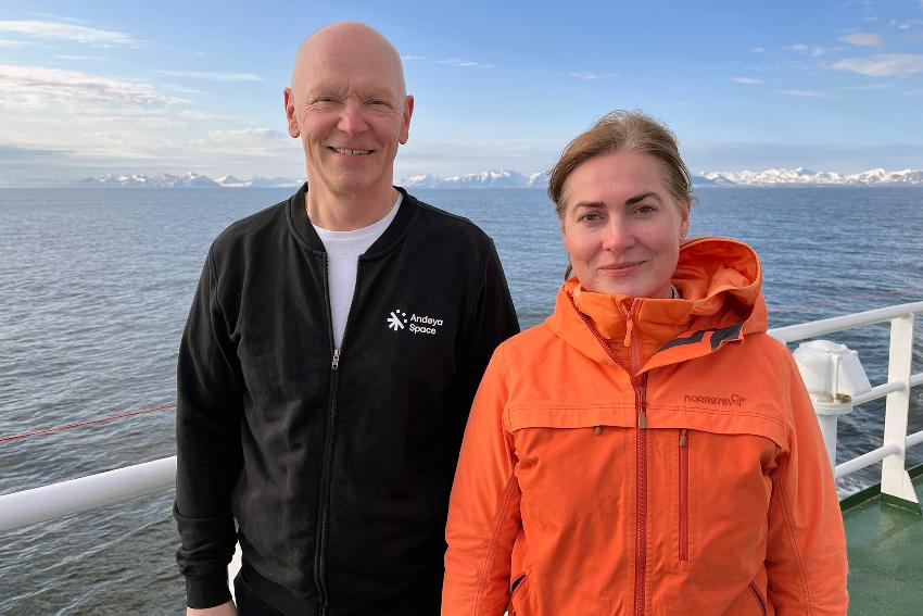 Ketil Olsen, CEO for Andøya Space, og Camilla Brekke, prorektor for forskning og utvikling ved UiT, deltok på samme formidlingstokt i regi av UiT i slutten av juni.  