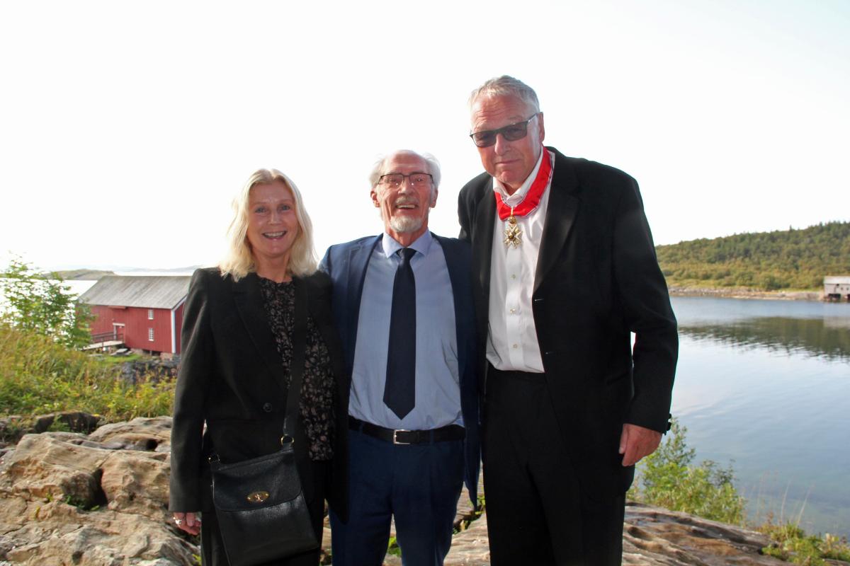 Roy Jacobsen (t.h.) sammen med Lisbeth P. Wærp og Nils Magne Knutsen. 