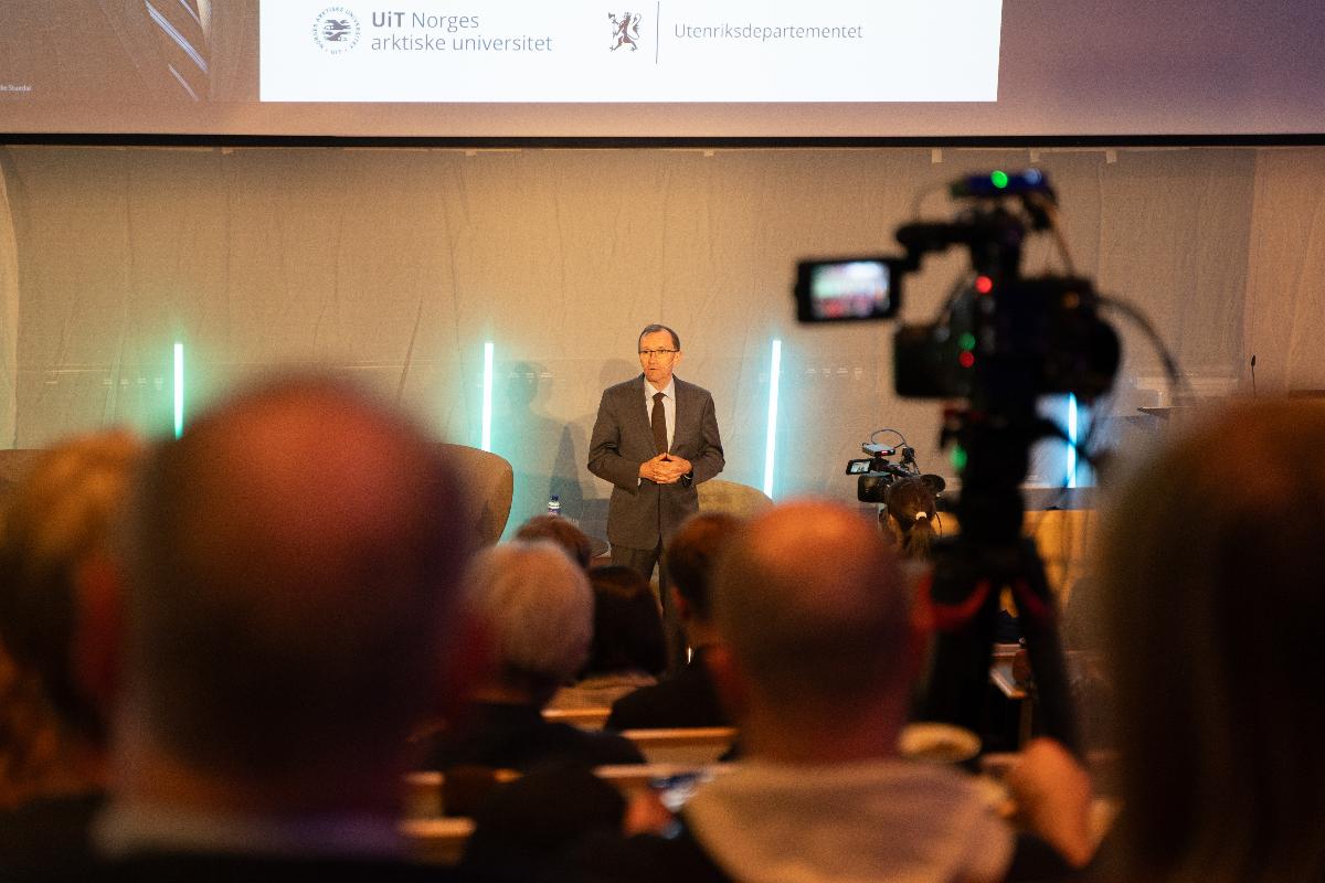 Utenriksminister Espen Barth Eide åpner konferansen, der han ønsket innspill til en ny nordområdepolitikk. 