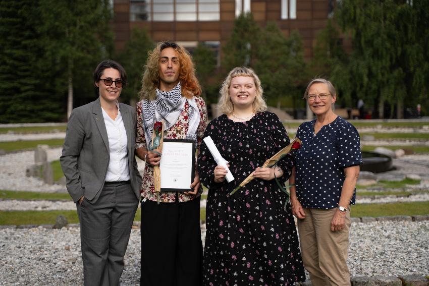 Instituttleder Melina Duarte, Lorenzo Imperitura, Sarah Andresen Skovdahl og leder av juryen, Ann Therese Lotherington. Foto: Jørn Berger-Nyvoll/UiT