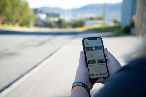 Illustrasjonsbilde for #KOMsnakk: Klarspråk for nett og mobil