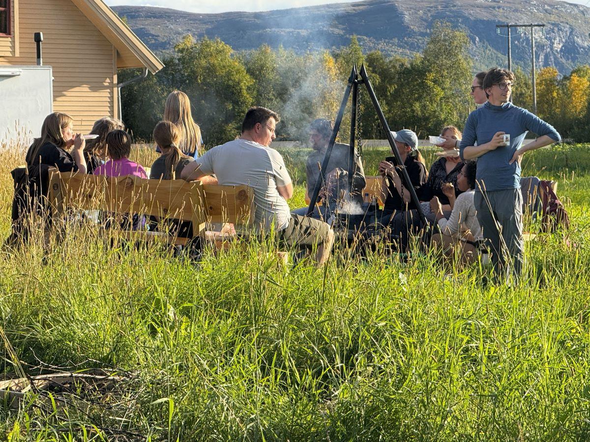 Gjeng rundt bålpanne