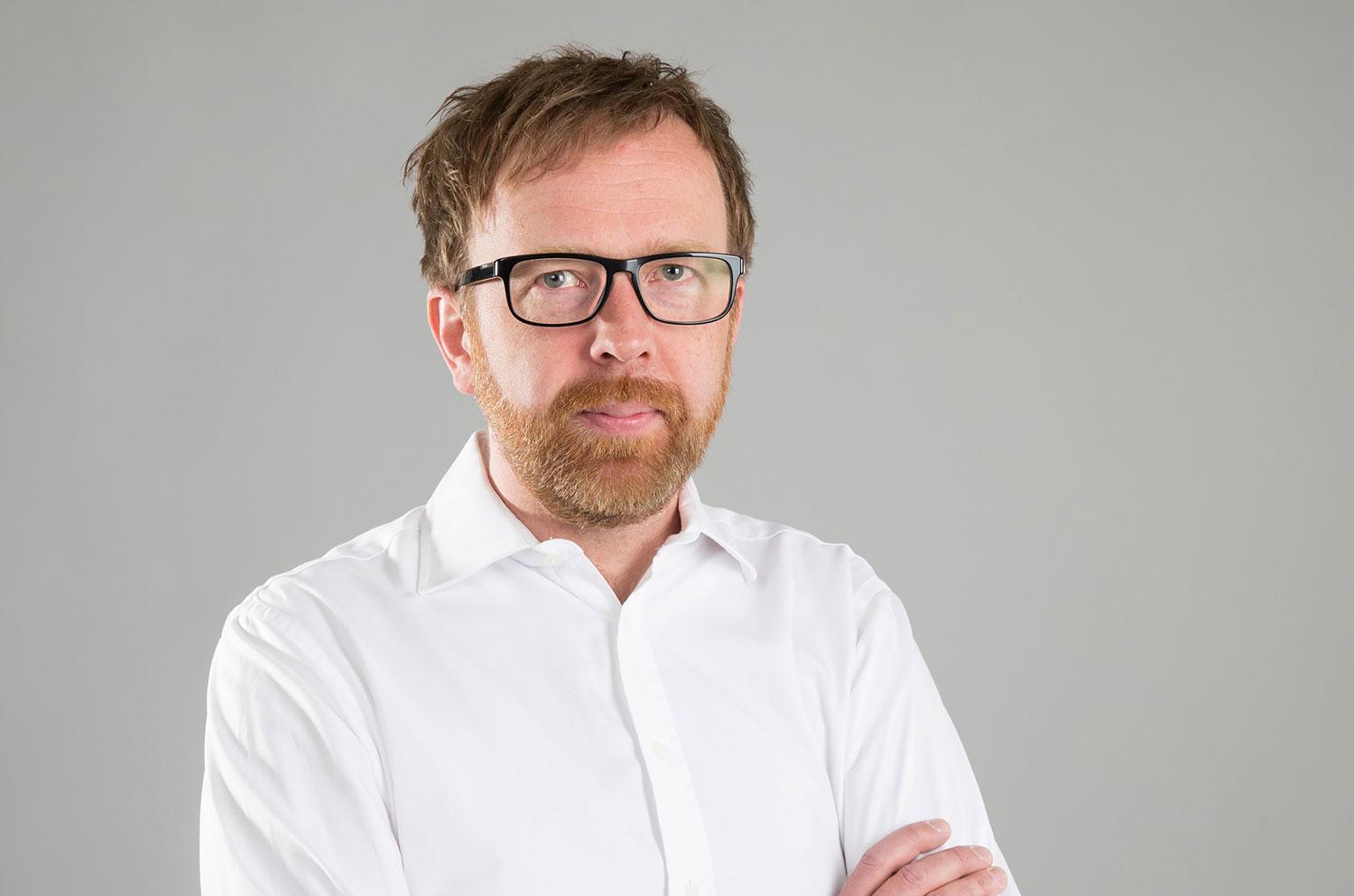 Illustrasjons-/bannerbilde for Foredrag med Eirik Solheim og kunstig intelligens og teknologi