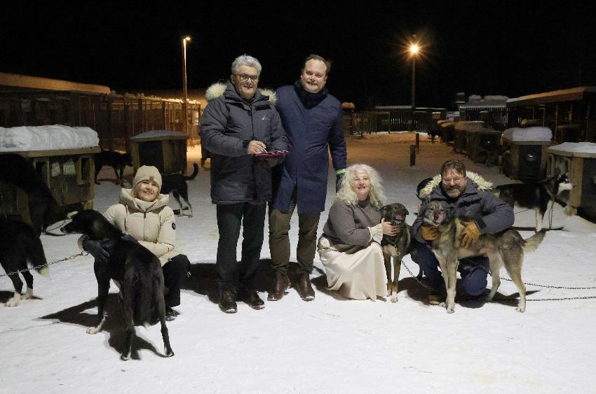 Her har partene signert avtalen