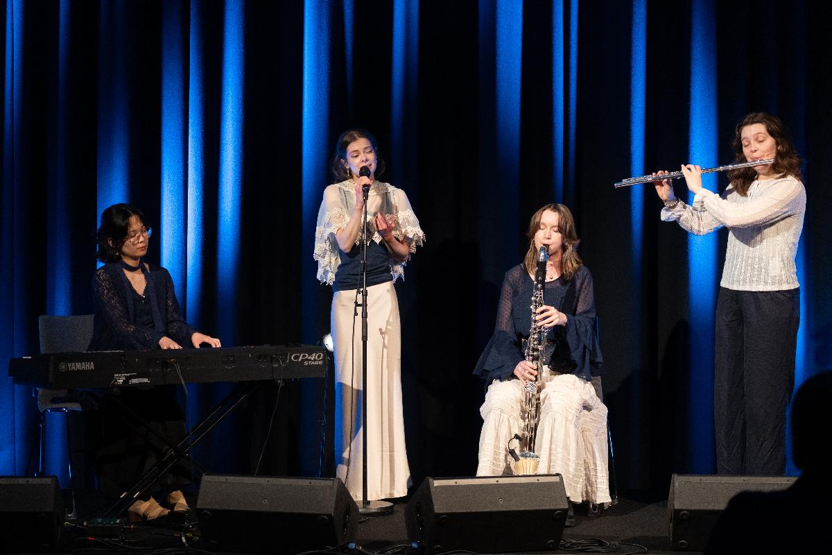 Blaane, som best&aring;r av studenter ved UiTs musikkkonservatorium, &aring;pnet seremonien.