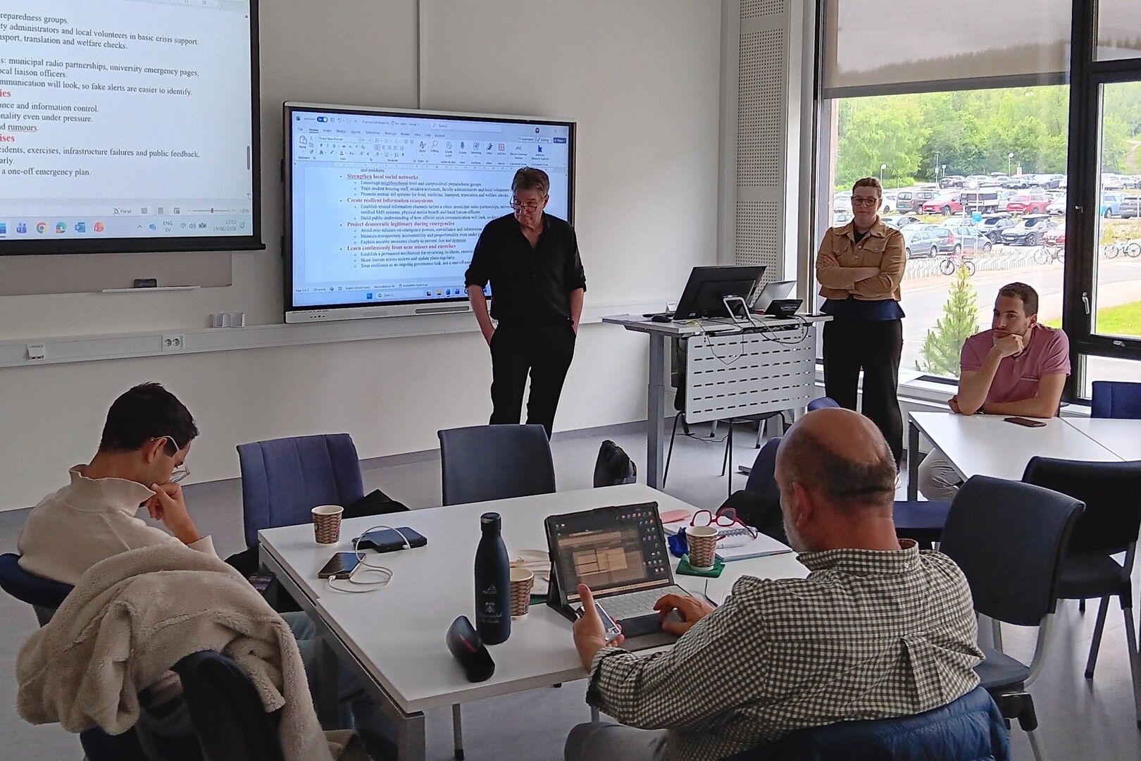 Co-Creation Workshop_ Resilience and Disaster Preparedness 2026.jpg Lærer i klasserom, i dialog med publikum