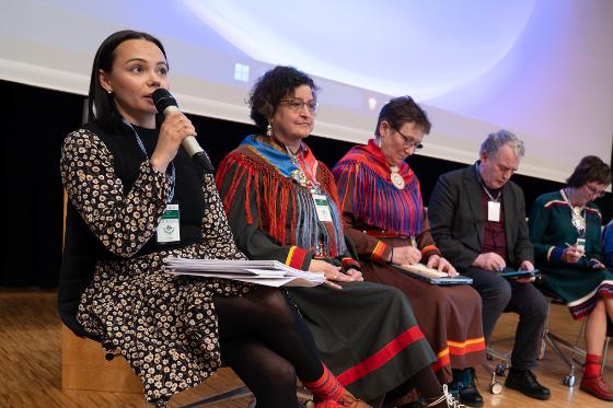 Paneldiscussuin sami science week.jpg
