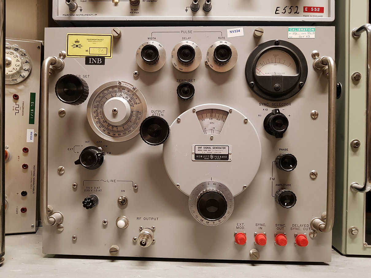 Bilde av HP UHF signalgenerator